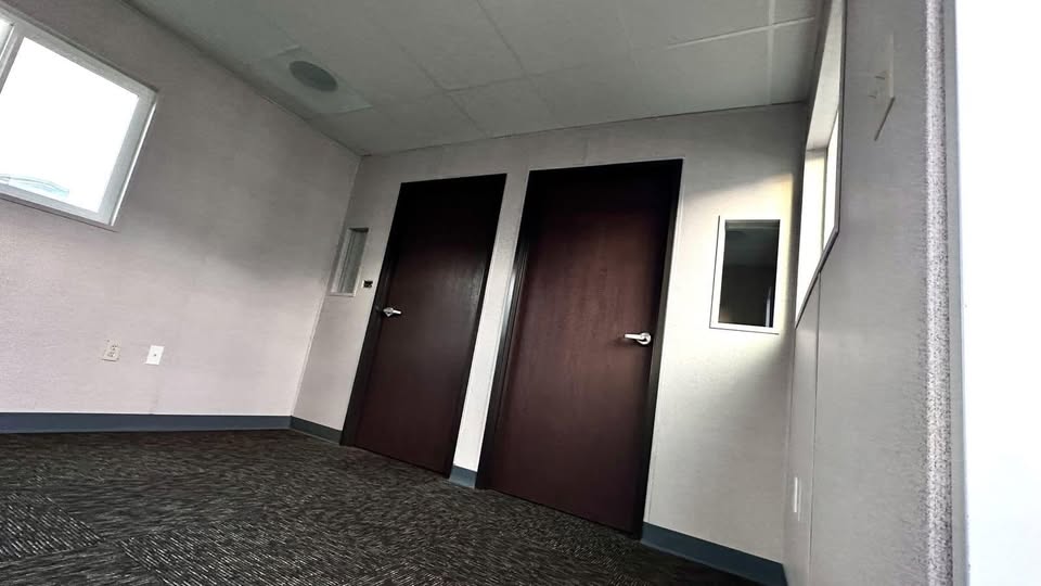 12′ x 40′ Office Trailer with Restroom - Image 6