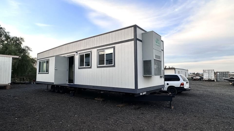 12′ x 40′ Office Trailer with Restroom - Image 7