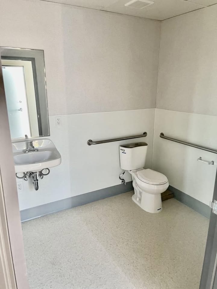 12′ x 40′ Office Trailer with Restroom - Image 8