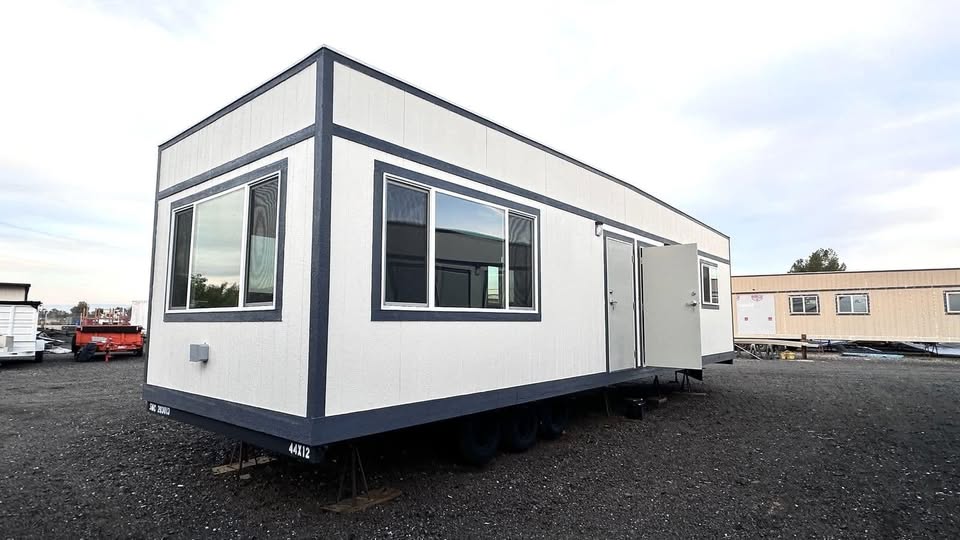 12′ x 40′ Office Trailer with Restroom