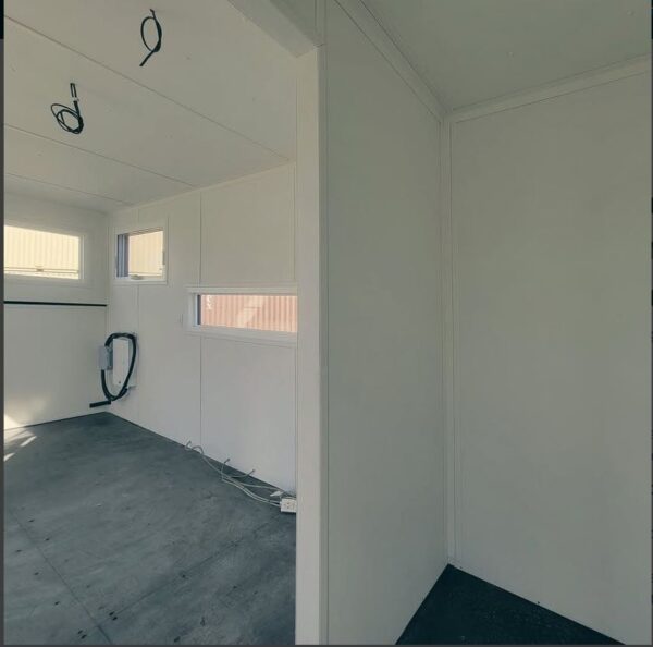 20 FT High Cube Custom Office Shipping Container - Image 3